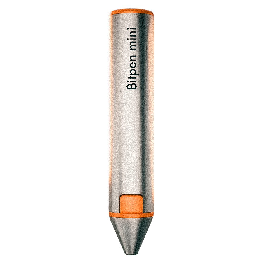 Der Bitpen mini in der Einzelansicht. Aus Aluminium und PP Kunststoff mit harter Gravurspitze austauschbar.