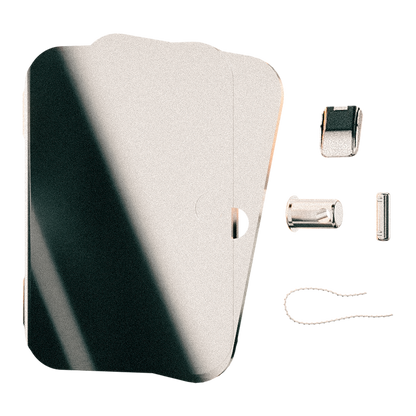 Die Einzelteile des Seedwich: Die Hülle, die Seedplatte, ein kleiner Pin, ein großer Sicherungspin, ein Plombendraht und eine Metallplombe